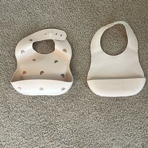 Silicone bibs